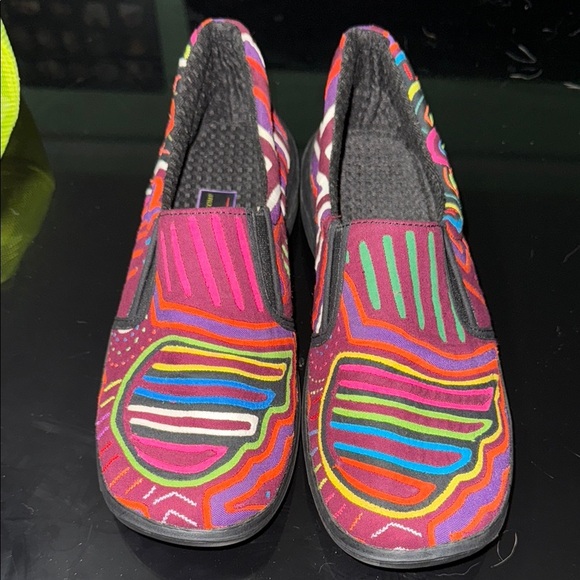 MOLAS4U Colorful Kuna Molas Art Vegan Flats Slip-on Shoes NWOB Size 9 UK 39 - Picture 1 of 9